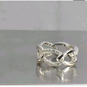 Sterling silver unique detailed ring size 7.75